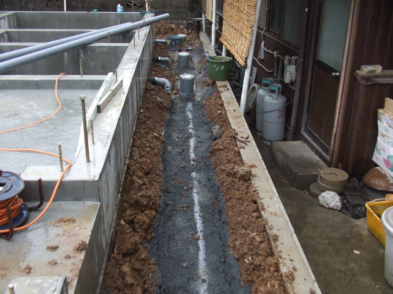 屋外排水管工事の施工写真